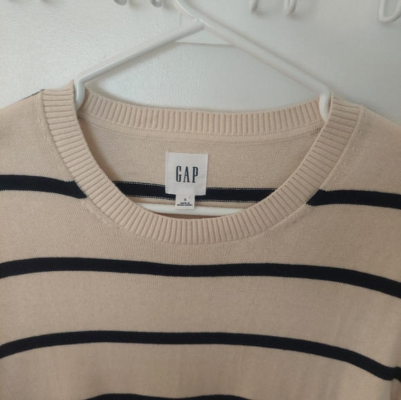 GAP Men's Striped Crewneck Sweater - Cream and Black - Picture 2 of 4